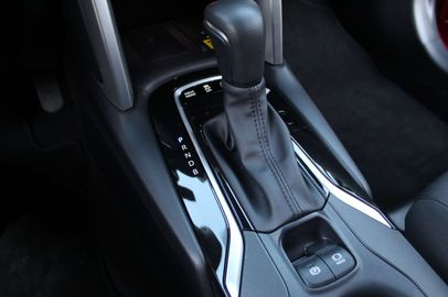 Car image 30