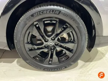 Car image 32