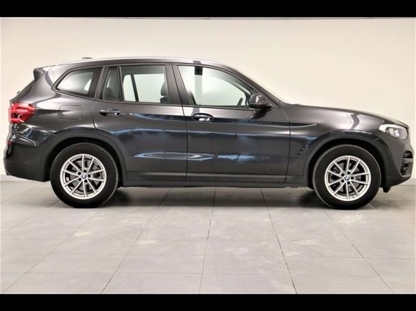 BMW X3 xDrive20i 137 kW image number 3