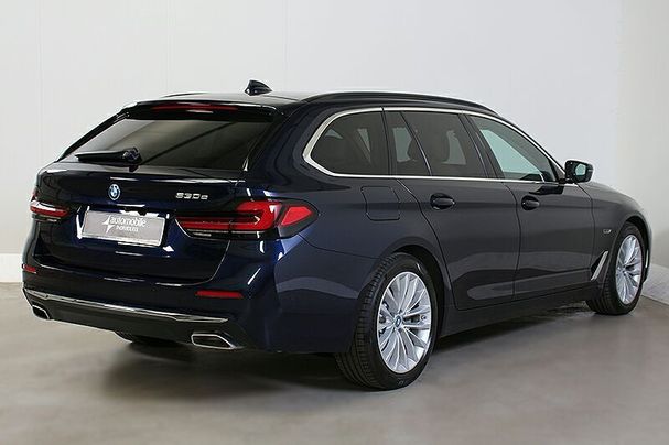 BMW 530 Touring Luxury Line 215 kW image number 4