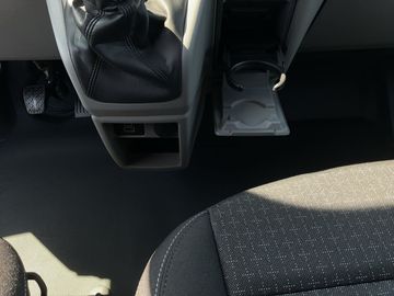 Car image 26