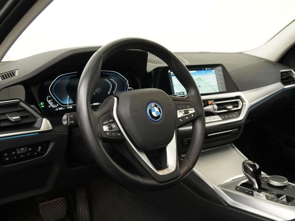 BMW 320 e Sport Line 150 kW image number 34