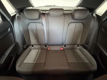 Car image 36
