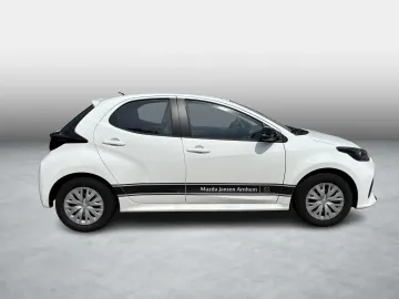 Car image 4