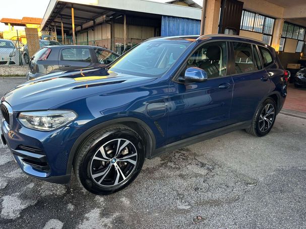 BMW X3 xDrive30e Advantage 215 kW image number 1