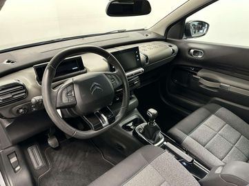 Car image 13