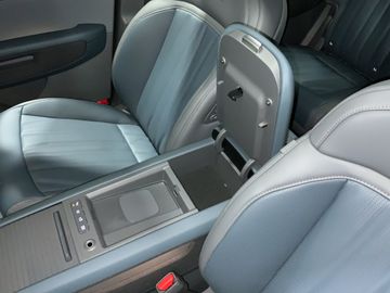 Car image 30