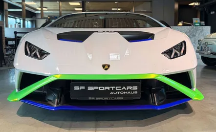 Car image 3