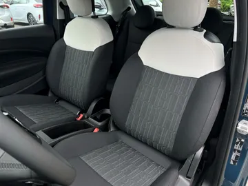 Car image 21