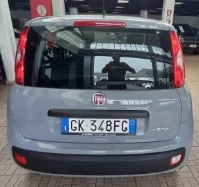 Car image 4