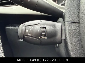 Car image 32