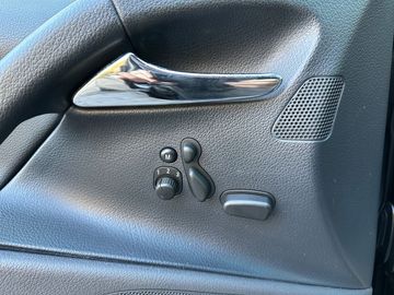 Car image 36