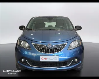 Car image 3