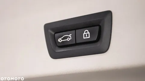 Car image 39