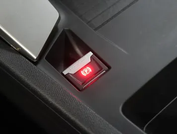 Car image 38