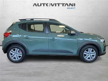 Car image 3
