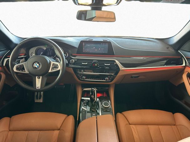 BMW 530i Touring xDrive 185 kW image number 11