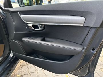 Car image 36