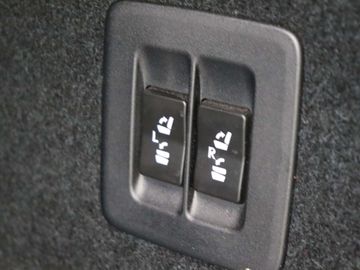 Car image 38