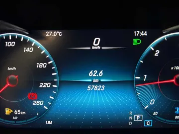 Car image 31