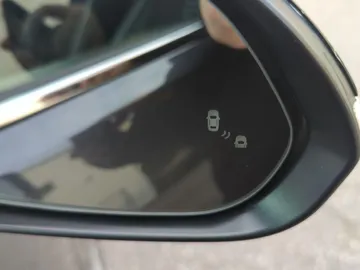 Car image 29