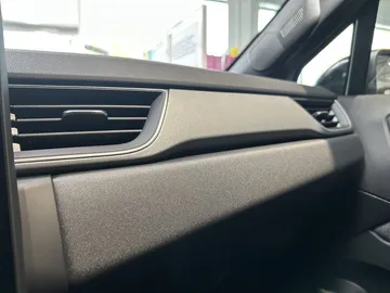 Car image 50