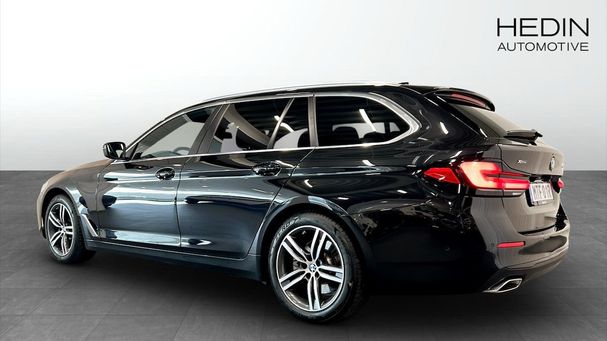 BMW 520d Touring xDrive 140 kW image number 2