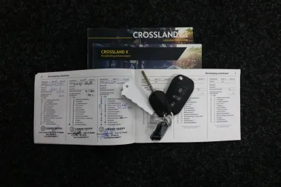 Car image 30