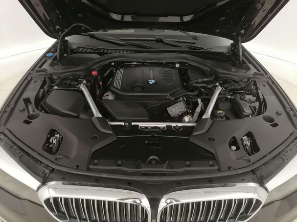 BMW 520d Touring xDrive 140 kW image number 21