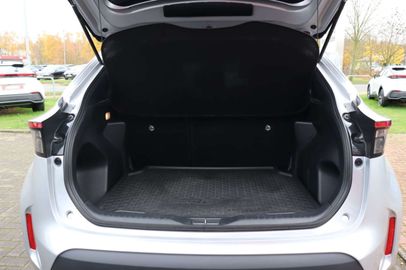 Car image 11