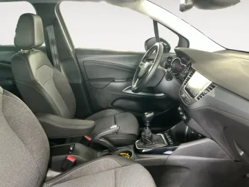 Car image 17
