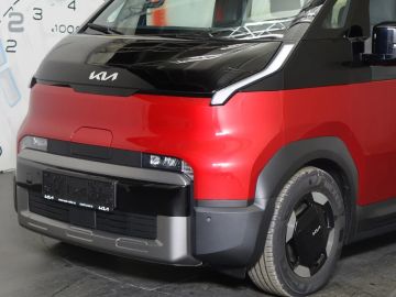 Car image 26