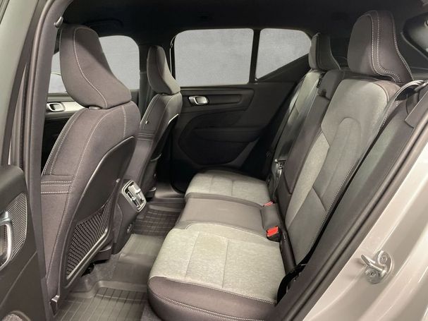 Volvo XC40 B3 Core 120 kW image number 6