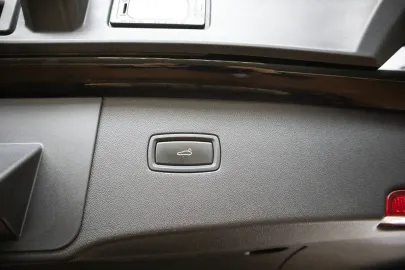 Car image 44
