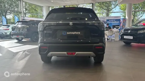 Car image 4