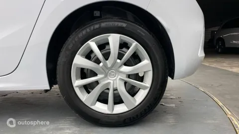 Car image 20