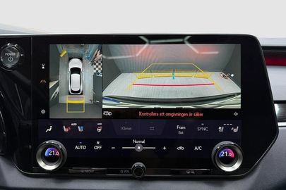 Car image 19