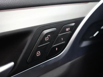 Car image 49