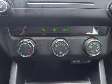 Car image 36