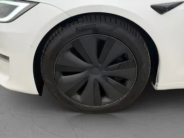 Car image 38