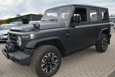 Car image 4