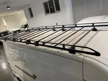 Car image 36
