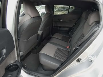 Car image 12