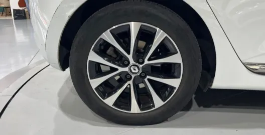 Car image 35