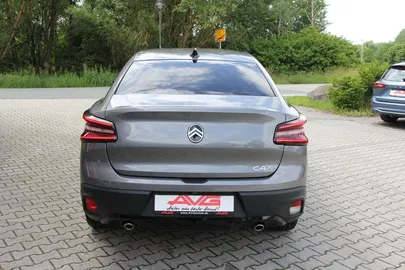 Car image 23