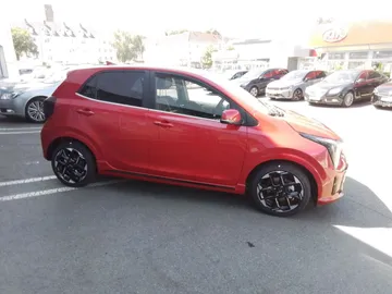 Car image 25