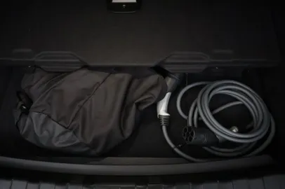 Car image 27