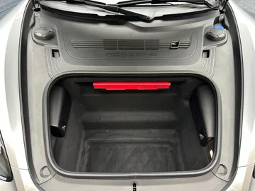 Car image 28