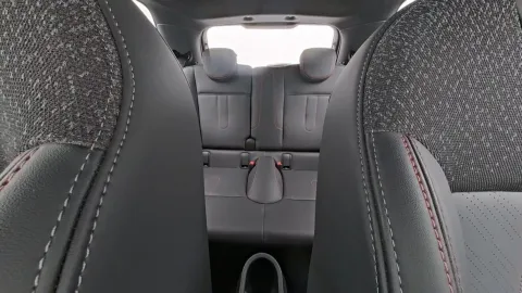 Car image 26