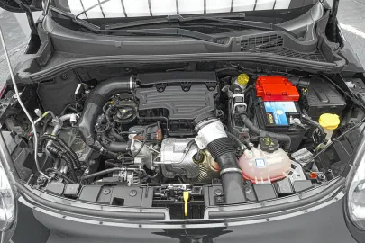 Car image 25